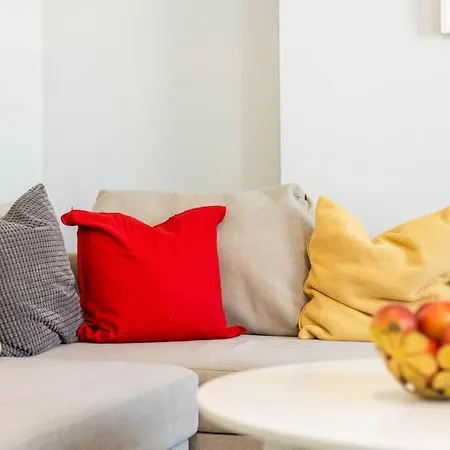 Sofa Bed / Wi-fi / / Long Term Discounts Apartman *